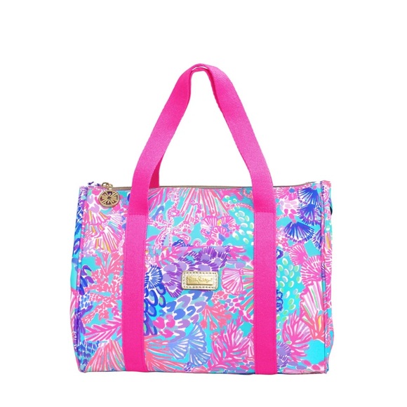Lilly Pulitzer Handbags - Lilly Pulitzer Splendor in the Sand Lunch Bag